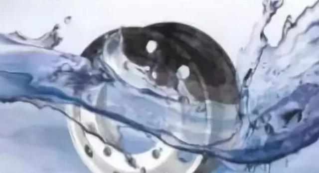 鑄(zhù)造與鍛造的區别(bie)，90%的車友都不知道(dào)